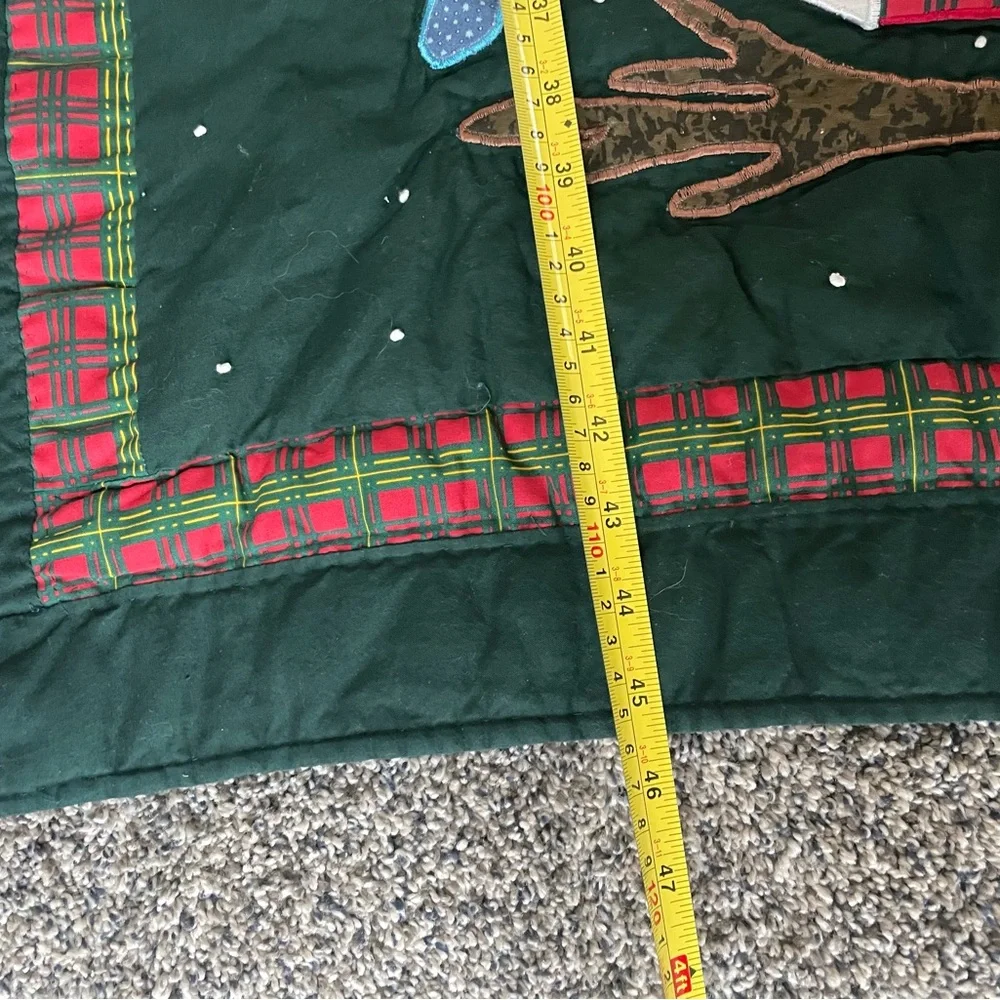 Victorian Heart Company, Inc. Christmas Holiday Hand Stitched Quilt 57” by 46”